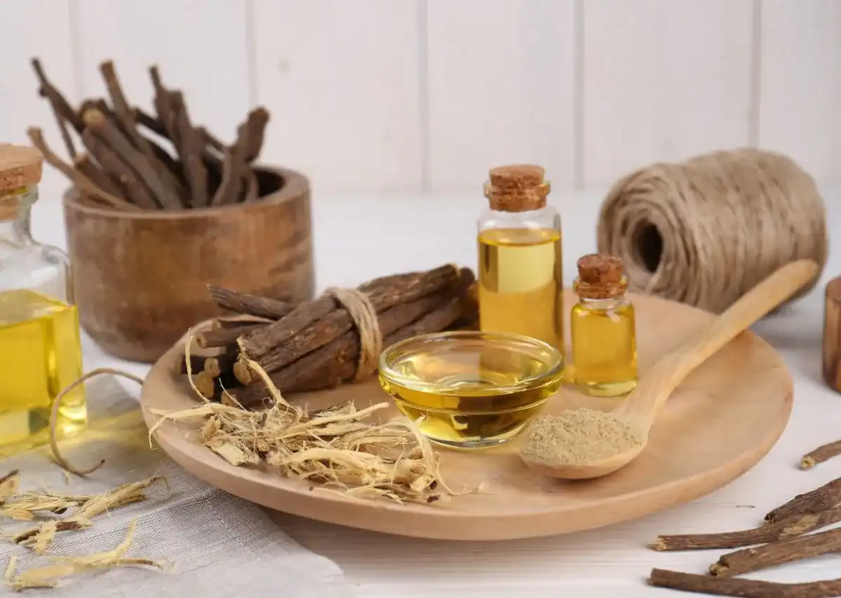 Chuẩn bị thảo mộc v&agrave; dụng cụ cho x&ocirc;ng nh&agrave; cuối tuần.